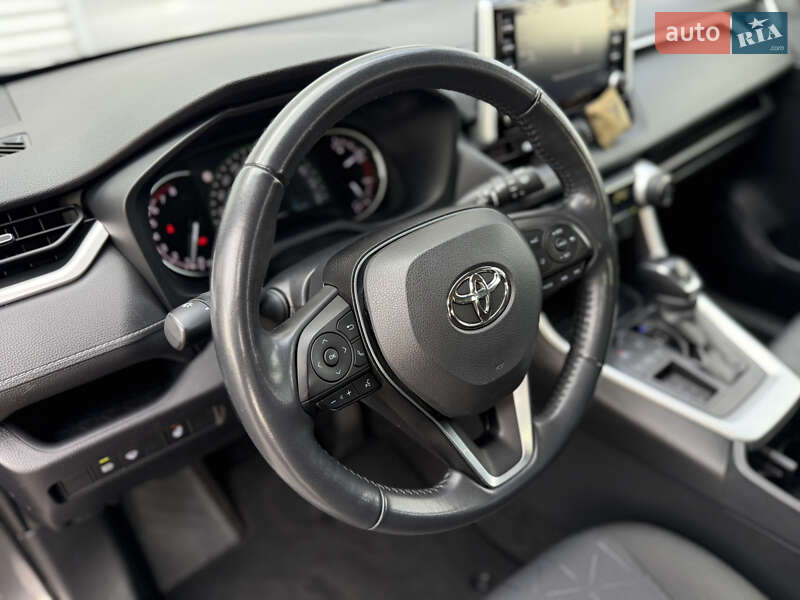 Внедорожник / Кроссовер Toyota RAV4 2022 в Киеве