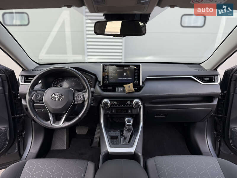 Внедорожник / Кроссовер Toyota RAV4 2022 в Киеве