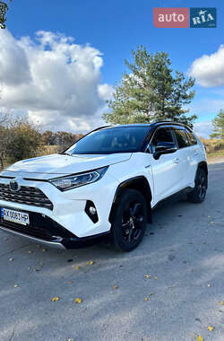 Позашляховик / Кросовер Toyota RAV4 2020 в Харкові