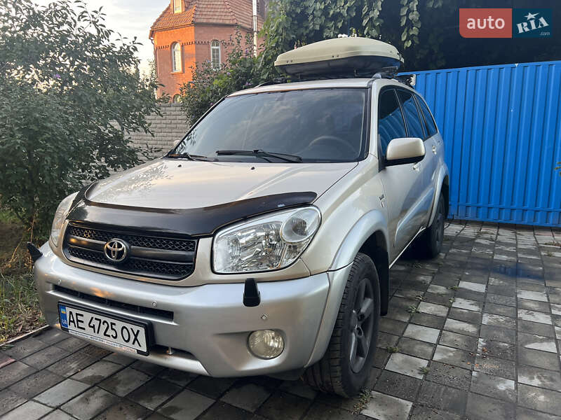 Внедорожник / Кроссовер Toyota RAV4 2005 в Днепре