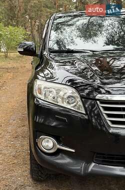 Внедорожник / Кроссовер Toyota RAV4 2012 в 