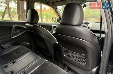 Внедорожник / Кроссовер Toyota RAV4 2012 в 