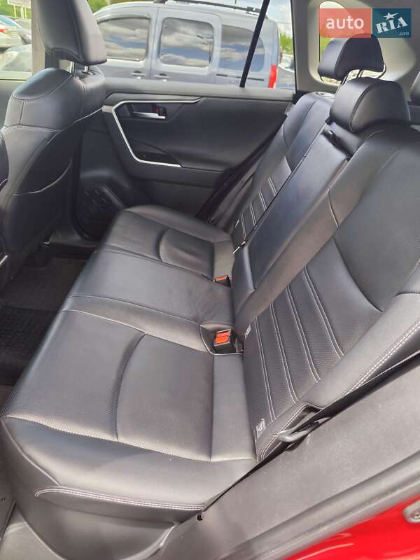 Внедорожник / Кроссовер Toyota RAV4 2020 в Днепре
