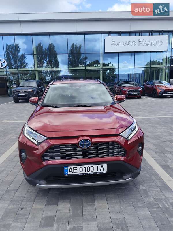 Внедорожник / Кроссовер Toyota RAV4 2020 в Днепре