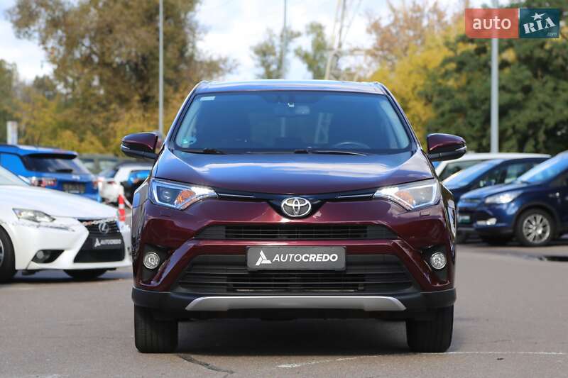Внедорожник / Кроссовер Toyota RAV4 2016 в Киеве