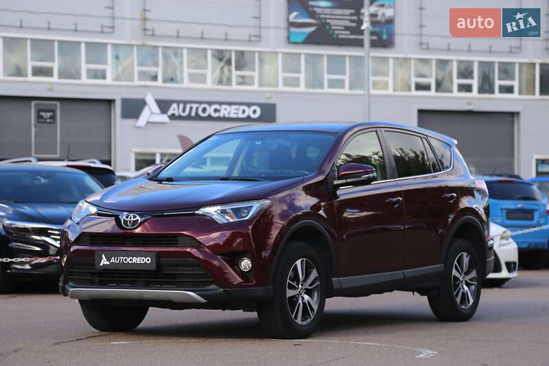 Внедорожник / Кроссовер Toyota RAV4 2016 в Киеве