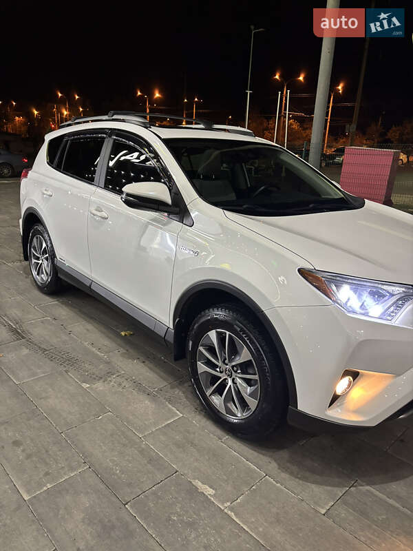 Внедорожник / Кроссовер Toyota RAV4 2016 в Харькове