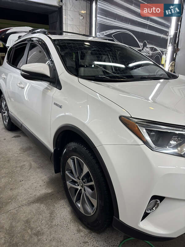 Внедорожник / Кроссовер Toyota RAV4 2016 в Харькове