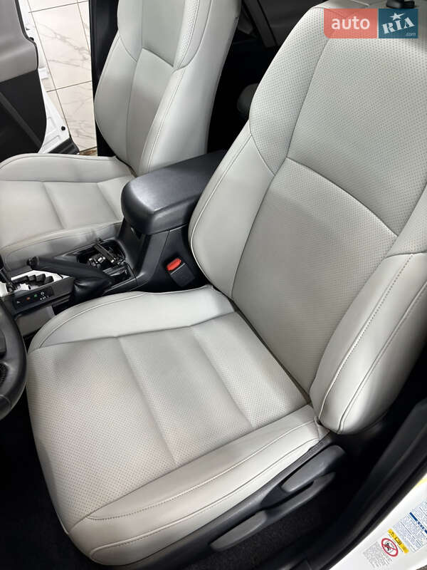 Внедорожник / Кроссовер Toyota RAV4 2016 в Харькове