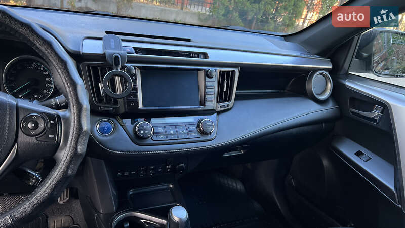 Внедорожник / Кроссовер Toyota RAV4 2017 в Хмельницком