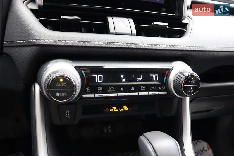 Внедорожник / Кроссовер Toyota RAV4 2023 в Львове