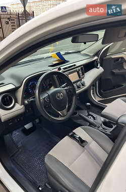 Внедорожник / Кроссовер Toyota RAV4 2013 в 