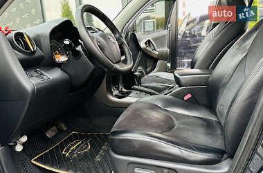 Внедорожник / Кроссовер Toyota RAV4 2010 в 