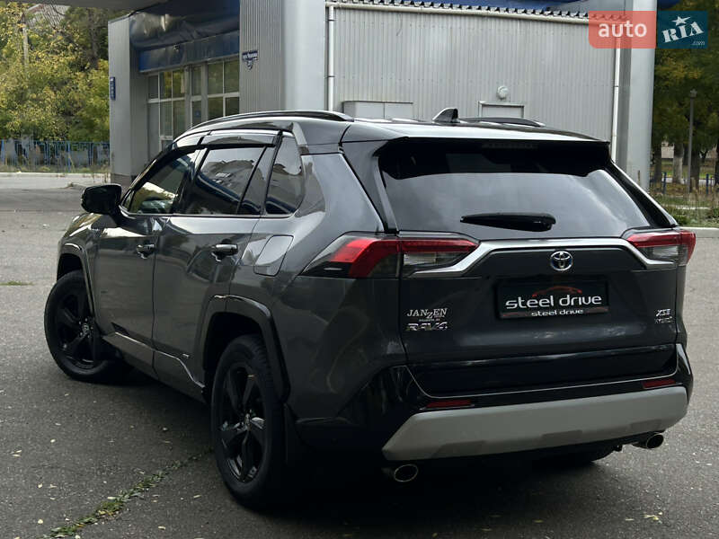 Внедорожник / Кроссовер Toyota RAV4 2020 в Николаеве