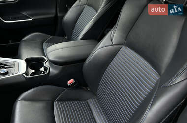 Внедорожник / Кроссовер Toyota RAV4 2020 в 