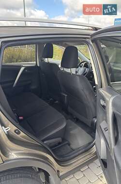 Внедорожник / Кроссовер Toyota RAV4 2014 в 