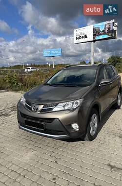 Внедорожник / Кроссовер Toyota RAV4 2014 в 