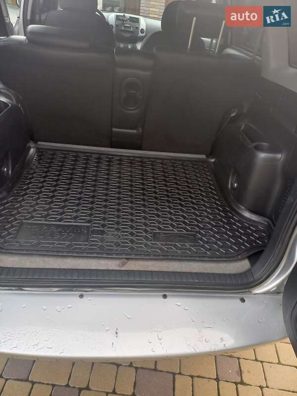 Позашляховик / Кросовер Toyota RAV4 2007 в Калуші