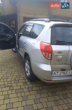 Внедорожник / Кроссовер Toyota RAV4 2007 в 