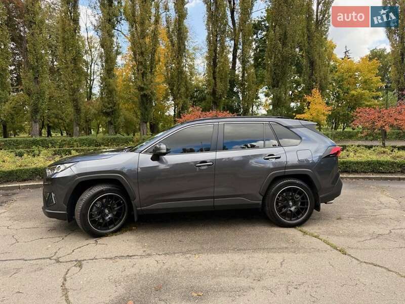 Внедорожник / Кроссовер Toyota RAV4 2020 в Киеве фото 4 Внедорожник / Кроссовер Toyota RAV4 2020 в Киеве