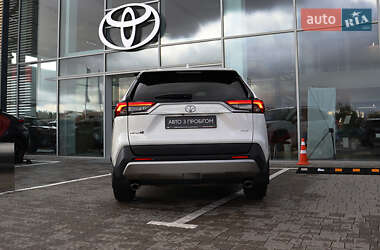 Внедорожник / Кроссовер Toyota RAV4 2023 в 