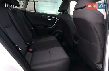 Внедорожник / Кроссовер Toyota RAV4 2023 в 
