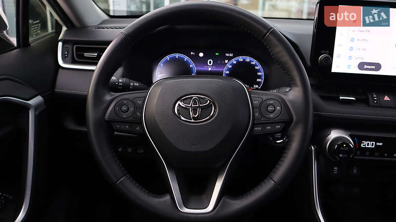 Позашляховик / Кросовер Toyota RAV4 2023 в Рівному