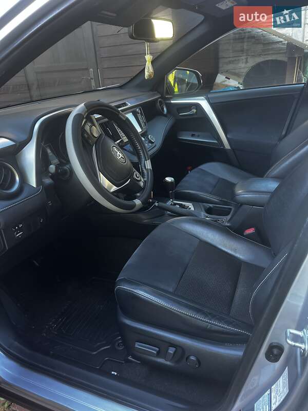 Внедорожник / Кроссовер Toyota RAV4 2016 в Одессе