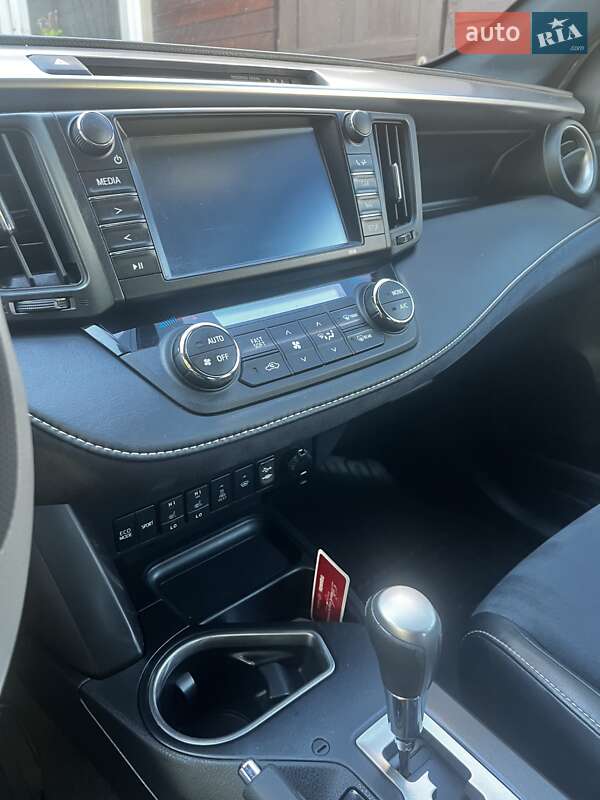 Внедорожник / Кроссовер Toyota RAV4 2016 в Одессе