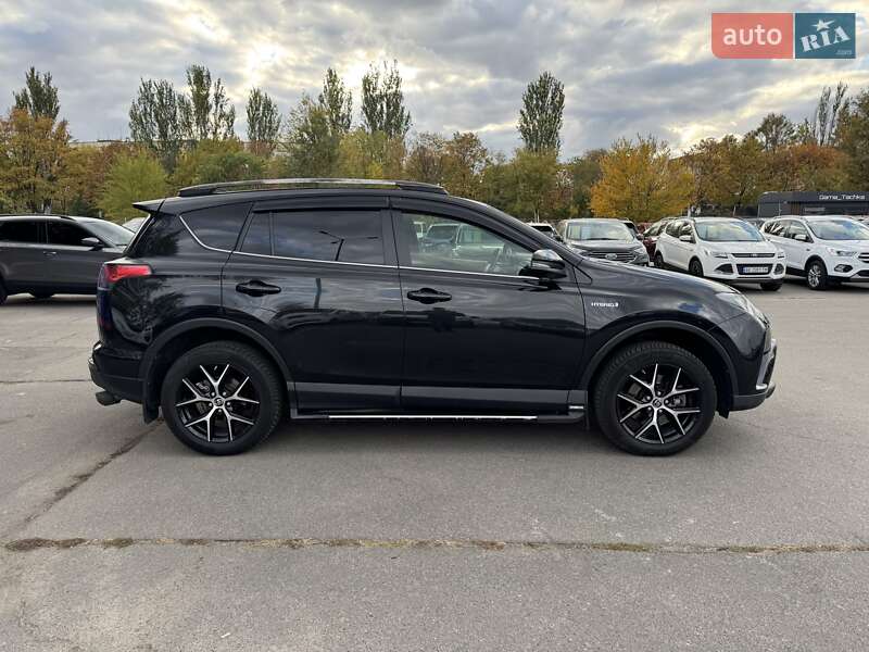Внедорожник / Кроссовер Toyota RAV4 2017 в Днепре
