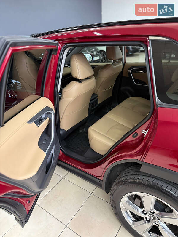 Позашляховик / Кросовер Toyota RAV4 2020 в Одесі фото 7 Позашляховик / Кросовер Toyota RAV4 2020 в Одесі