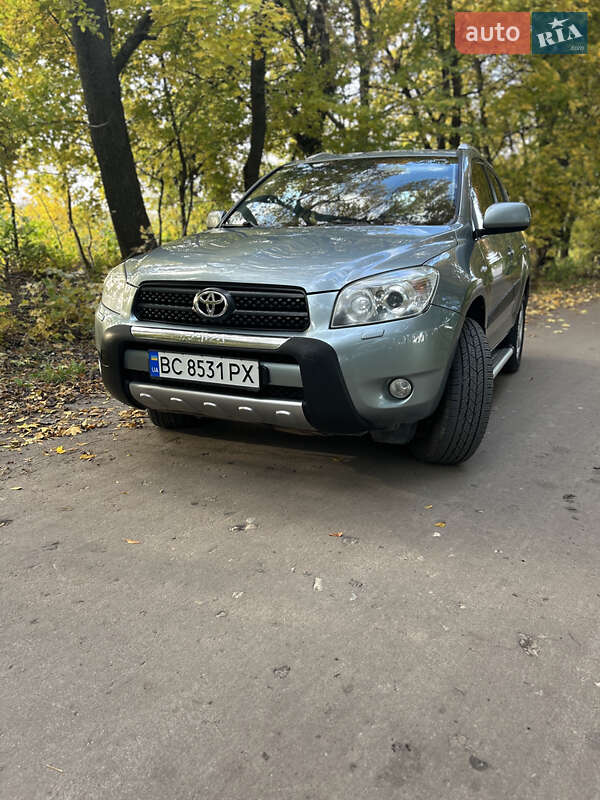 Внедорожник / Кроссовер Toyota RAV4 2007 в Тернополе