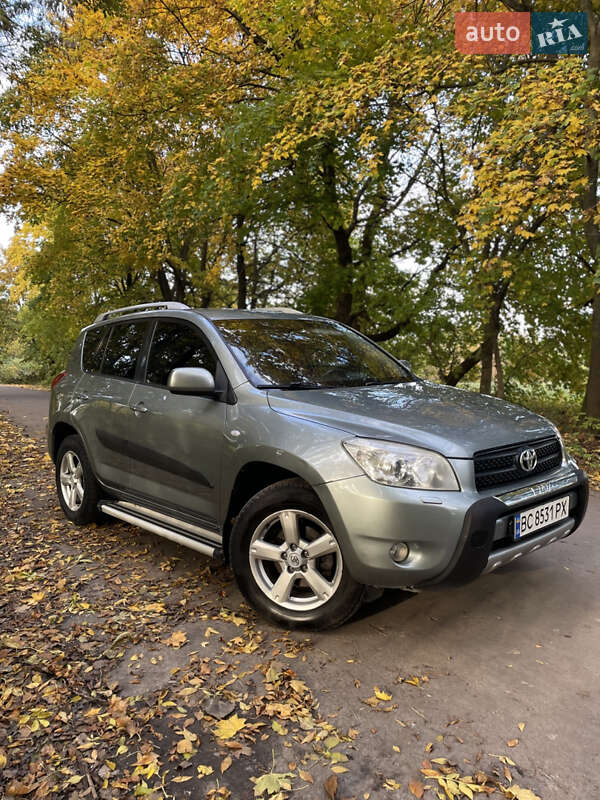 Внедорожник / Кроссовер Toyota RAV4 2007 в Тернополе