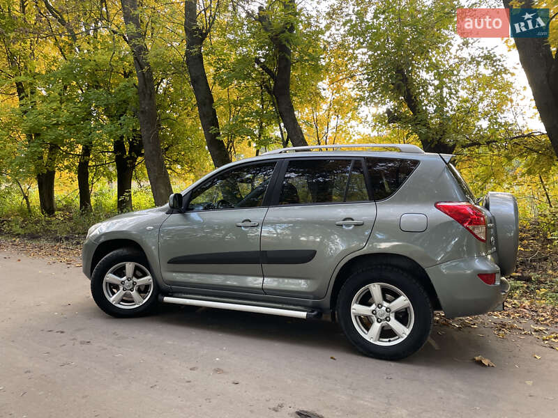 Внедорожник / Кроссовер Toyota RAV4 2007 в Тернополе