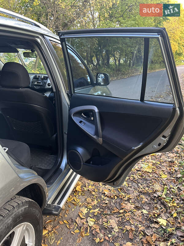 Внедорожник / Кроссовер Toyota RAV4 2007 в Тернополе