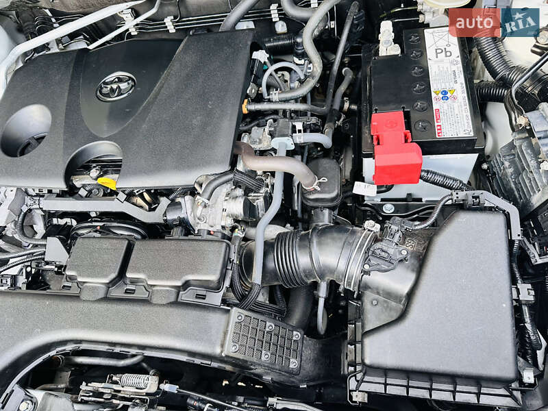 Позашляховик / Кросовер Toyota RAV4 2020 в Тульчині