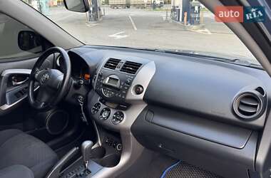 Внедорожник / Кроссовер Toyota RAV4 2007 в 