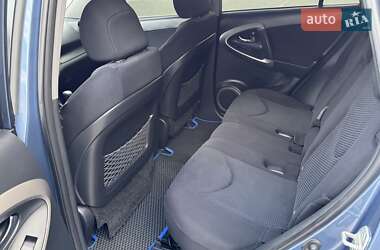 Внедорожник / Кроссовер Toyota RAV4 2007 в 