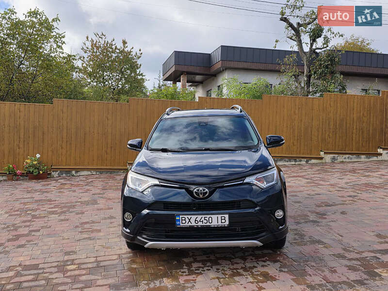Позашляховик / Кросовер Toyota RAV4 2018 в Хмельницькому