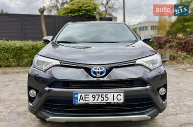Внедорожник / Кроссовер Toyota RAV4 2017 в 