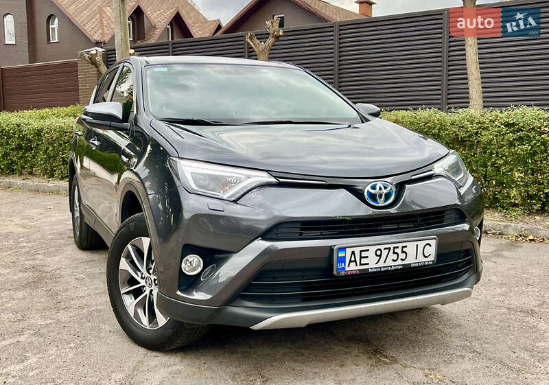 Внедорожник / Кроссовер Toyota RAV4 2017 в Днепре