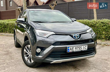 Внедорожник / Кроссовер Toyota RAV4 2017 в 