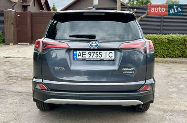 Внедорожник / Кроссовер Toyota RAV4 2017 в 
