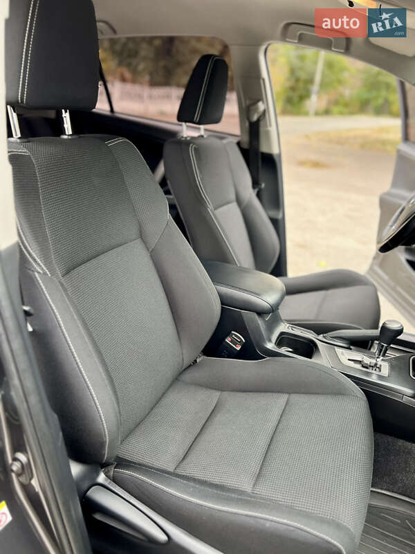 Внедорожник / Кроссовер Toyota RAV4 2017 в Днепре