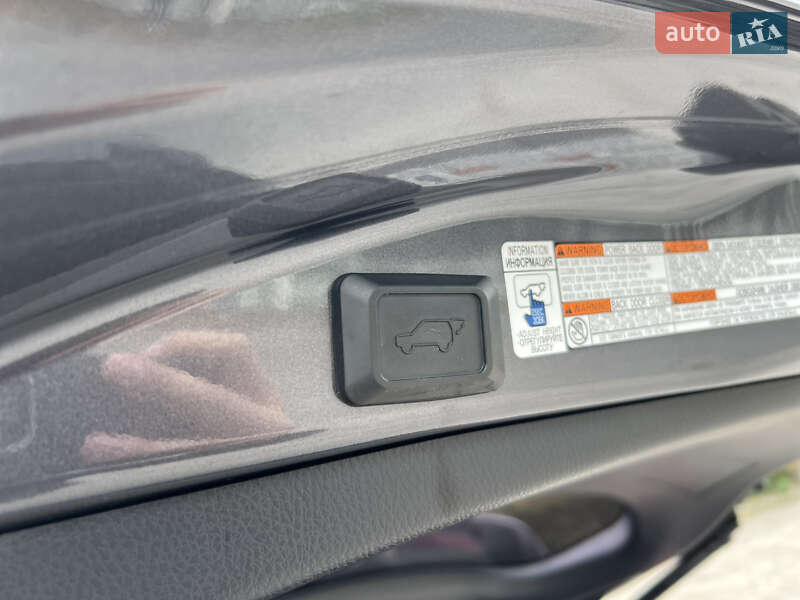 Внедорожник / Кроссовер Toyota RAV4 2017 в Днепре