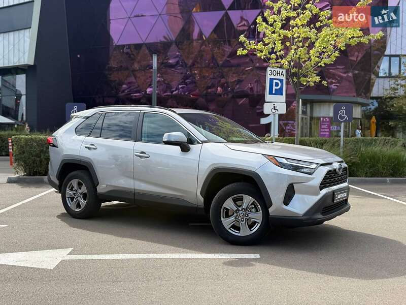 Позашляховик / Кросовер Toyota RAV4 2024 в Києві