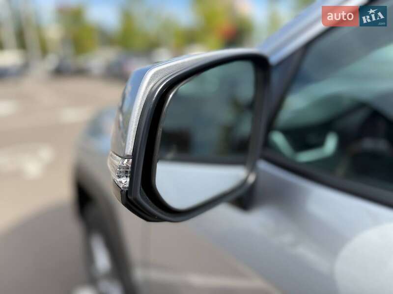 Позашляховик / Кросовер Toyota RAV4 2024 в Києві