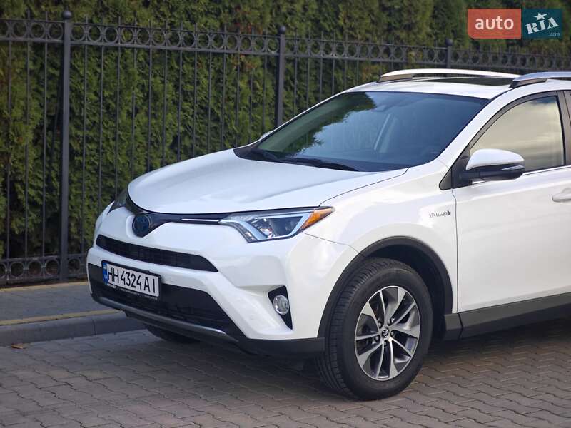Внедорожник / Кроссовер Toyota RAV4 2016 в Одессе фото 3 Внедорожник / Кроссовер Toyota RAV4 2016 в Одессе