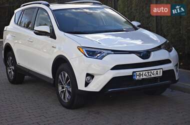 Позашляховик / Кросовер Toyota RAV4 2016 в 