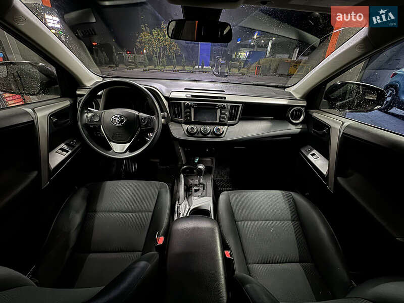 Внедорожник / Кроссовер Toyota RAV4 2017 в Полтаве
